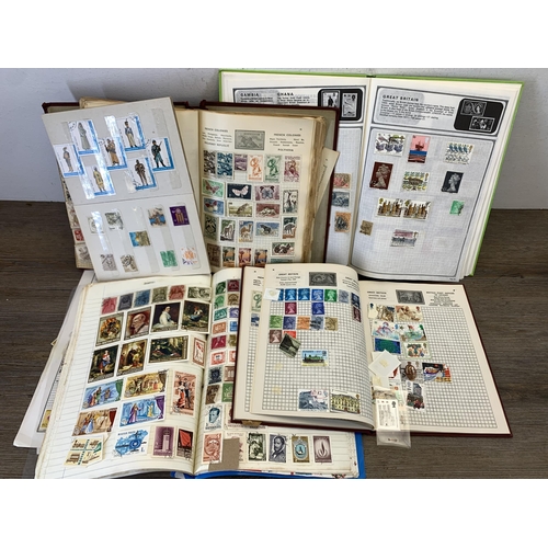 983 - A collection of antique and later worldwide stamps