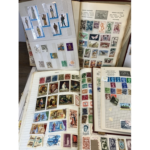 983 - A collection of antique and later worldwide stamps