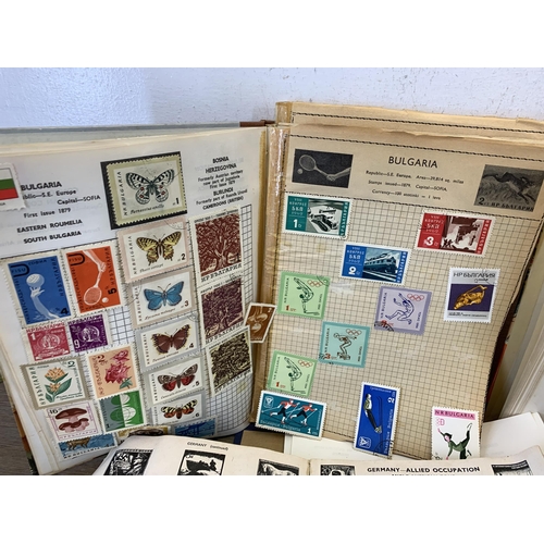 985 - A collection of antique and later worldwide stamps