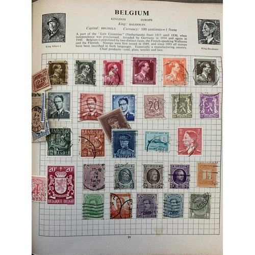 997 - Five albums containing a collection of antique and later worldwide stamps