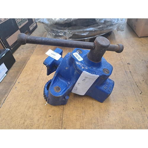 1217 - A Marples MFC153 flooring clamp