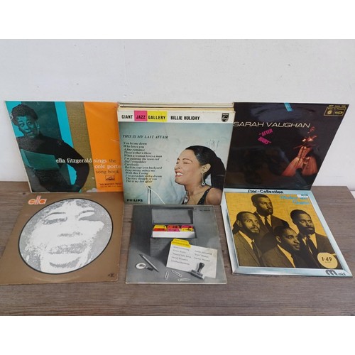 358 - A collection of jazz LP vinyl records to include Ella Fitzgerald, Billie Holiday 'Billie Holiday' (S... 