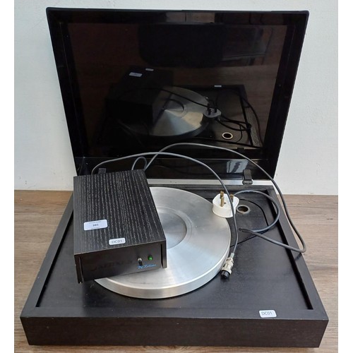 385 - A Roksan Xerxes turntable with power supply