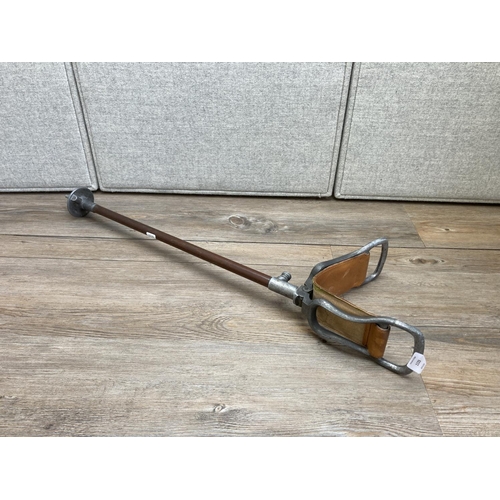 1133 - A 1930s The Premium Seat hardwood and steel shooting stick - approx. 80cm long