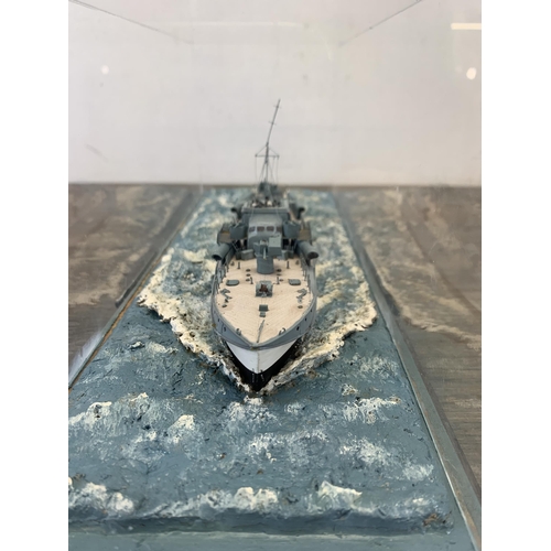 1060 - A scratch built model of the MTB725 1943-1945 WWII Minesweeper ship - approx. 14cm high x 35cm long ... 