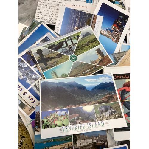 981 - A large collection of postcards