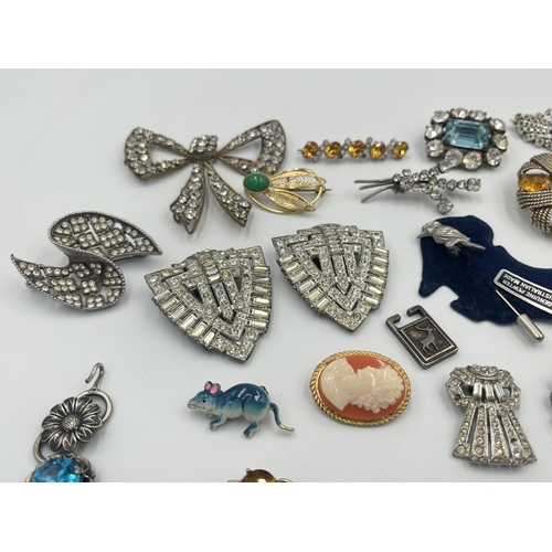 2386A - A collection of antique and vintage jewellery to include three Victorian hallmarked sterling silver ... 