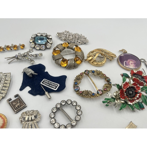 2386A - A collection of antique and vintage jewellery to include three Victorian hallmarked sterling silver ... 