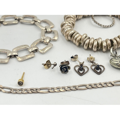 2396 - A collection of silver and white metal jewellery to include .925 chain, .925 bracelet. .835 cufflink... 