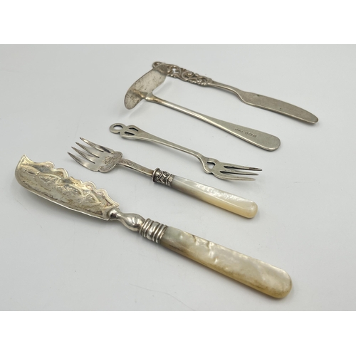 2537 - Five pieces of silver cutlery, four sterling - approx. gross weight 70g and one .830 continental - a... 