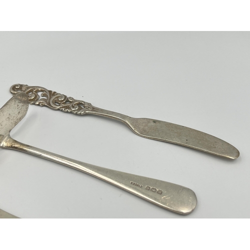 2537 - Five pieces of silver cutlery, four sterling - approx. gross weight 70g and one .830 continental - a... 