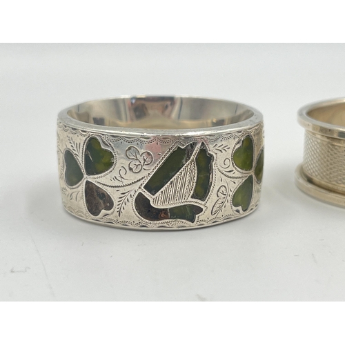 2542 - Two hallmarked Birmingham silver napkin rings - approx. gross weight 30g