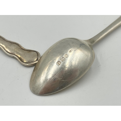 2543 - Four William Davenport hallmarked Birmingham silver teaspoons, dated 1927 - approx. gross weight 52g