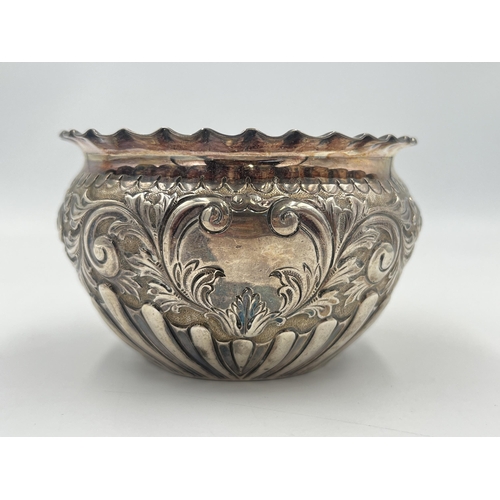 2556 - A Victorian Walker & Hall hallmarked Sheffield silver bowl with repousse design, dated 1898 - approx... 