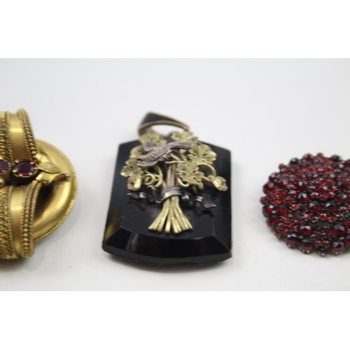 2016 - Four Victorian brooches and pendants to include garnet, citrine etc. - approx. gross weight 53g