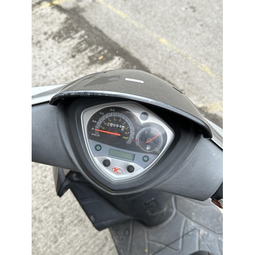 863B - A 2008 Kymco Agility City 125cc scooter with 25,685 km on the clock, MOT until 21/12/24, no service ... 