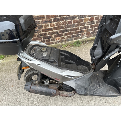 863B - A 2008 Kymco Agility City 125cc scooter with 25,685 km on the clock, MOT until 21/12/24, no service ... 