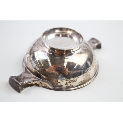 2135 - A .925 sterling silver twin handled cup - approx. gross weight 80g