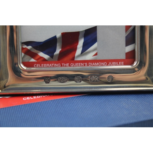 2169A - A boxed Carrs Silver .925 sterling silver commemorative Diamond Jubilee photograph frame - approx. 1... 