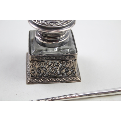 2173 - Three .925 sterling silver items, one inkwell and two dipping nibs - approx. gross weight 168g