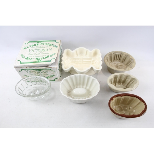 511 - Six ceramic and glass jelly moulds to include boxed York Pantry Victorian Collection English Creamwa... 