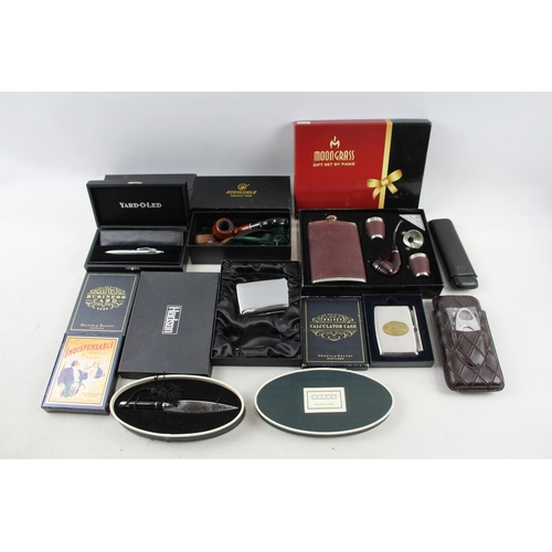 519 - A collection of items to include boxed Yard-O-Led pen, boxed Dalvey Scotland letter opener, boxed Mo... 