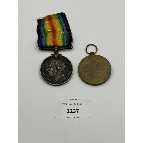 2237 - A WWI South African medal pair presented to Cpl. D.R. Bavies 2nd S.A.I.