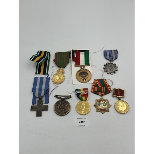 2312 - A collection of worldwide medals