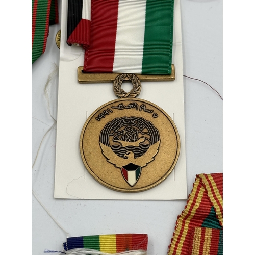 2312 - A collection of worldwide medals