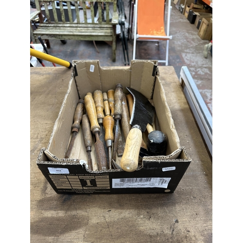 904 - A box containing vintage hand tools