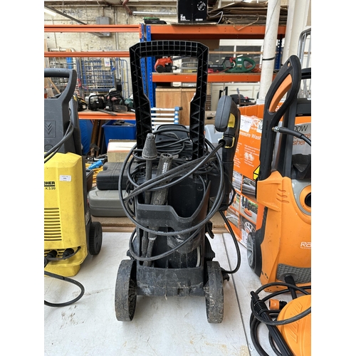 934 - A Kärcher K5 pressure washer with accessories