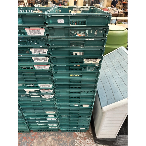 952 - Twenty plastic stackable storage crates