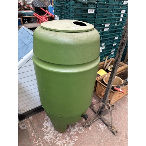 972 - A large green plastic water butt - approx. 115cm high x 50cm wide