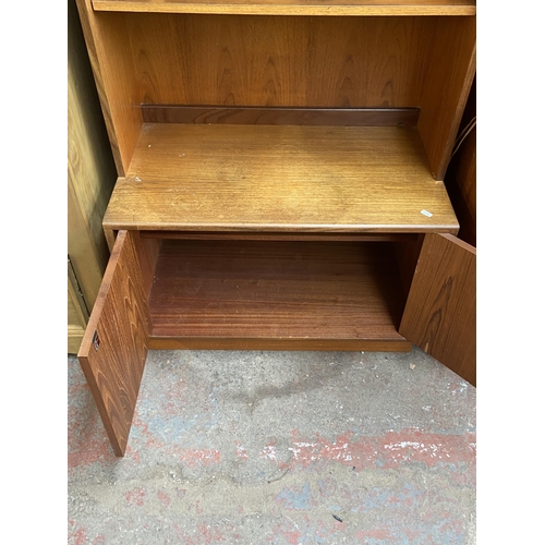 172 - A mid 20th century G Plan Fresco teak display cabinet/wall unit - approx. 200cm high x 81cm wide x 4... 