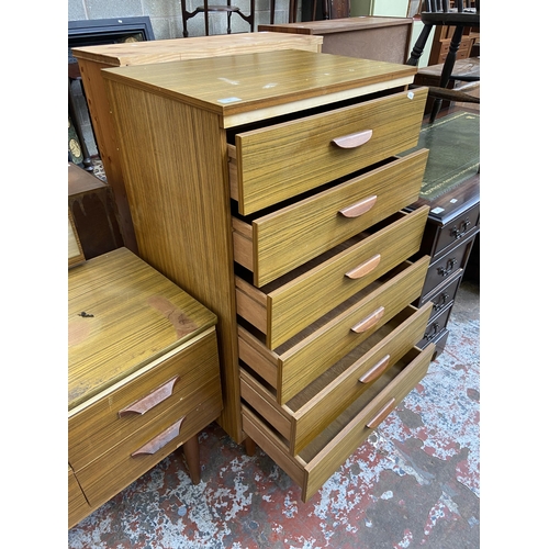 62 - A mid 20th century teak effect chest of drawers - approx. 110cm high x 59cm wide x 42cm deep