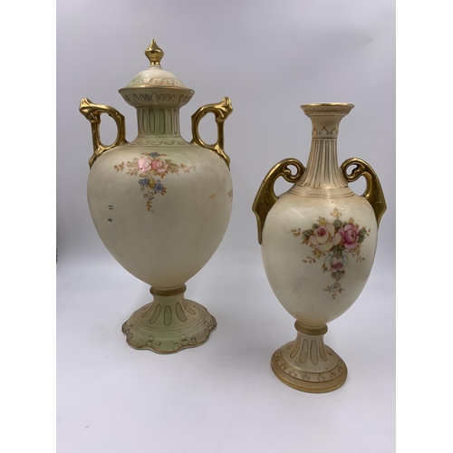 302 - Two pieces of early 20th century Crown Devon Fielding Blush Ivory pottery, one Wick Rd No. 648631 tw... 