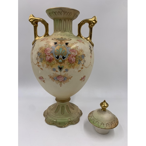 302 - Two pieces of early 20th century Crown Devon Fielding Blush Ivory pottery, one Wick Rd No. 648631 tw... 