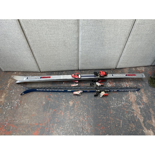 866 - Two pairs of skis, one Rossignol Saphir and one Dynastar Median GT