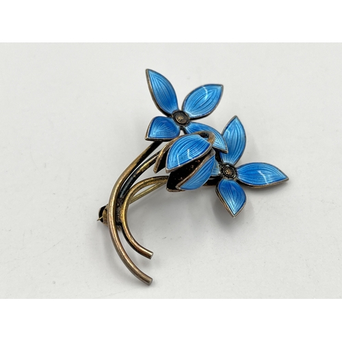 2077 - A Norwegian Ivor T. Holth Oslo .925 sterling silver and enamel flower brooch