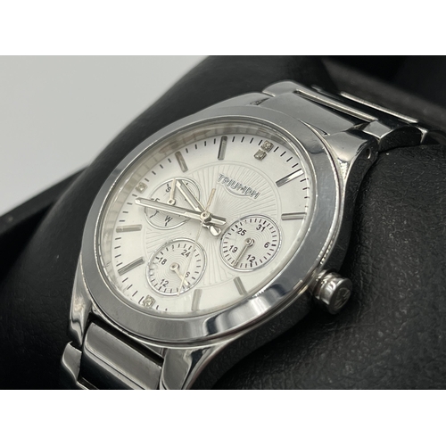 2094 - A boxed Triumph quartz wristwatch with textured dial and cal. VX3J movement