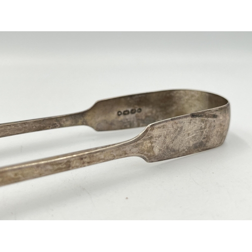 2126 - A pair of Victorian hallmarked London silver sugar tongs - approx. gross weight 38g