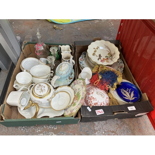 1032 - Four boxes containing Wedgwood pedestal dish, Osborne Art D No. 33641 dish and cover, Royal Doulton ... 