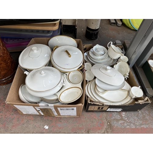 1032 - Four boxes containing Wedgwood pedestal dish, Osborne Art D No. 33641 dish and cover, Royal Doulton ... 