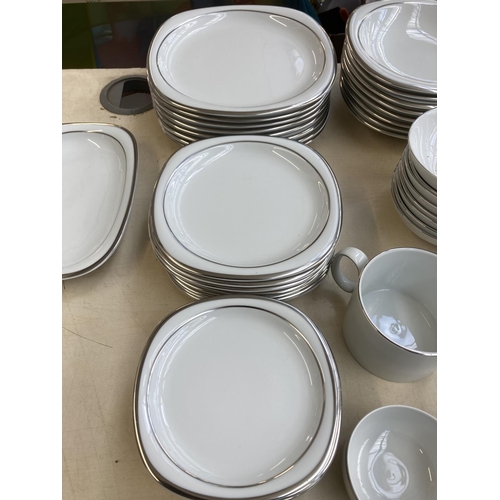 364 - A collection of Rosenthal Studio-Line dinnerware