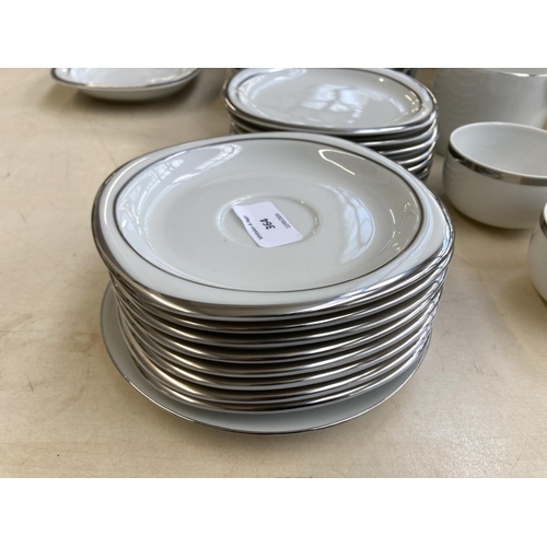 364 - A collection of Rosenthal Studio-Line dinnerware