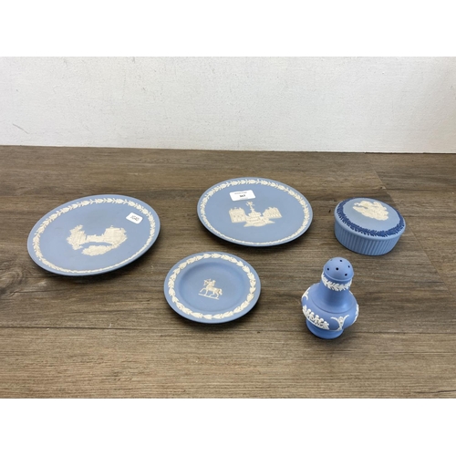 367 - Ten pieces of Wedgwood Jasperware to include terracotta trinket box, black trinket box, pale blue qu... 