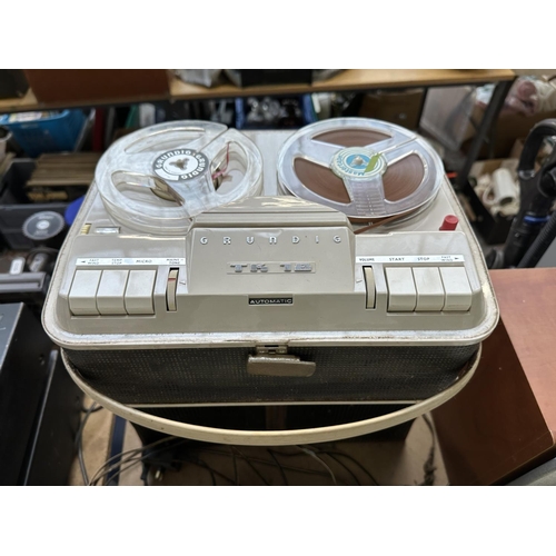 630 - Two items, one mid 1960s Grundig TK18 four-valve reel-to-reel tape recorder and one Fidelity Radio M... 