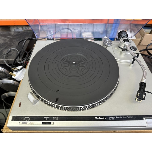 647 - Five items of boxed vintage Technics hi-fi, one SL-B2 two-speed turntable, one RS-M215 Dolby cassett... 