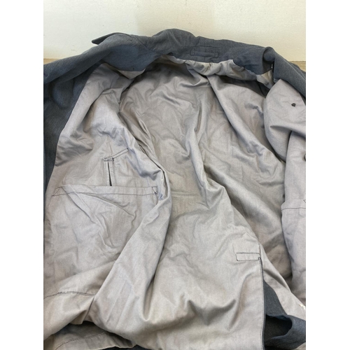 423 - A 1967 R.A.F. size 6 officer's coat