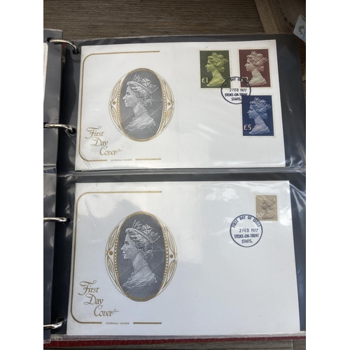 431 - A large collection of First Day covers